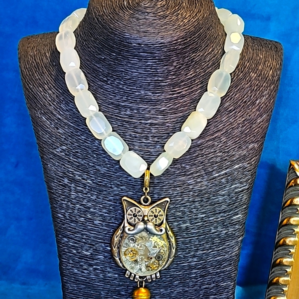 Handmade green quartz necklace with Owl pendant